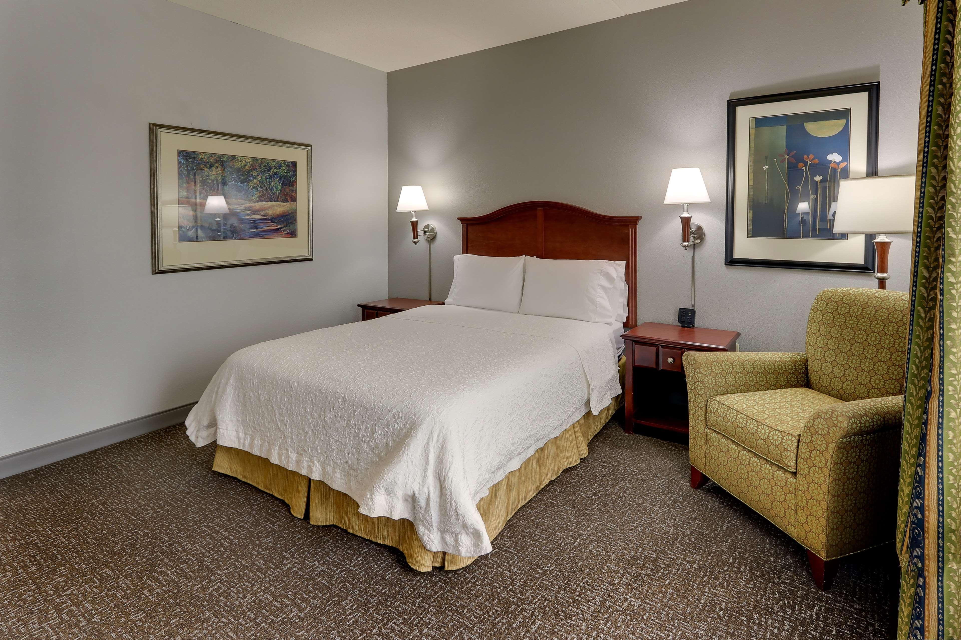 Hampton Inn & Suites Indianapolis-Airport Exterior foto