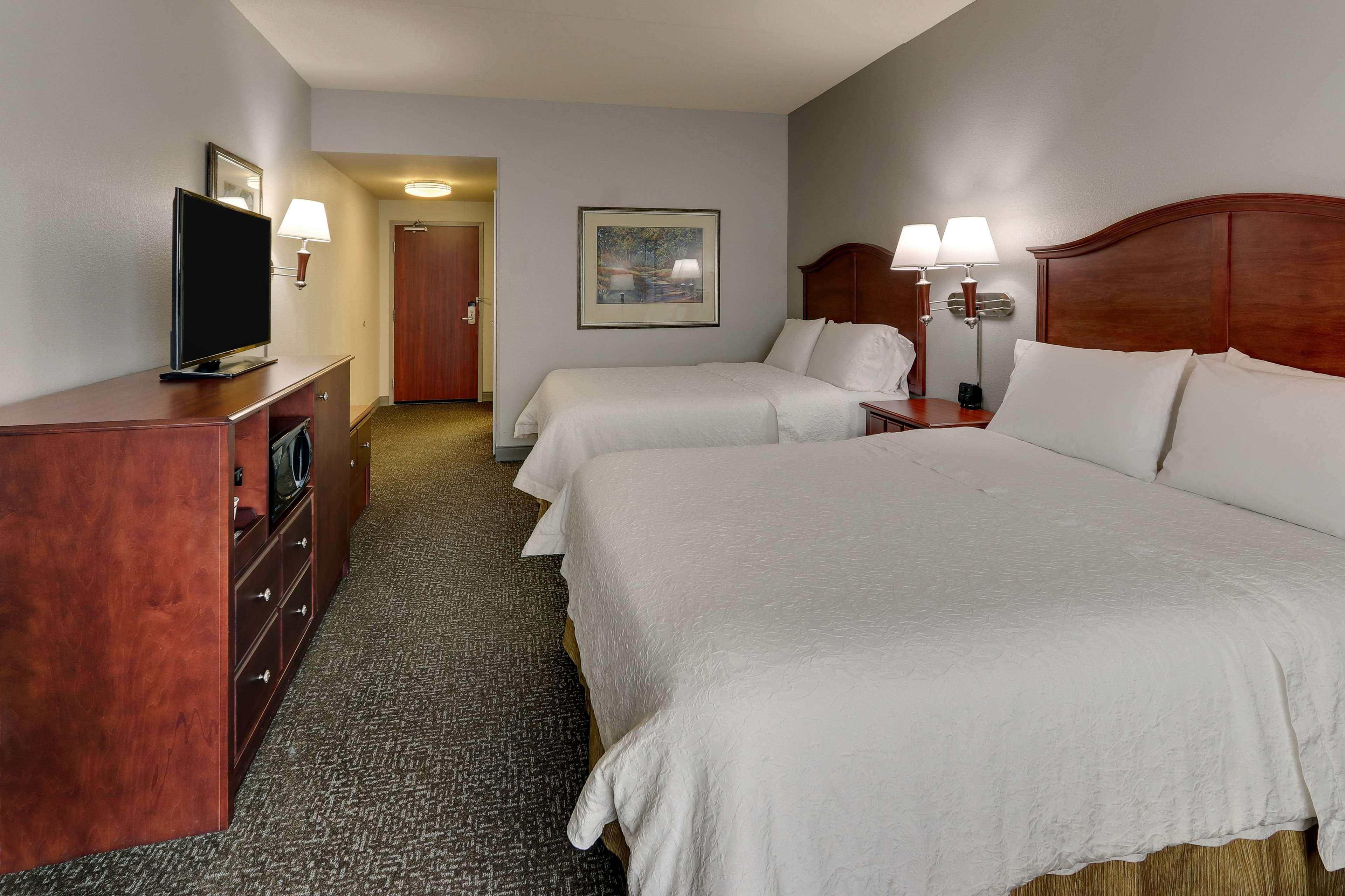 Hampton Inn & Suites Indianapolis-Airport Exterior foto