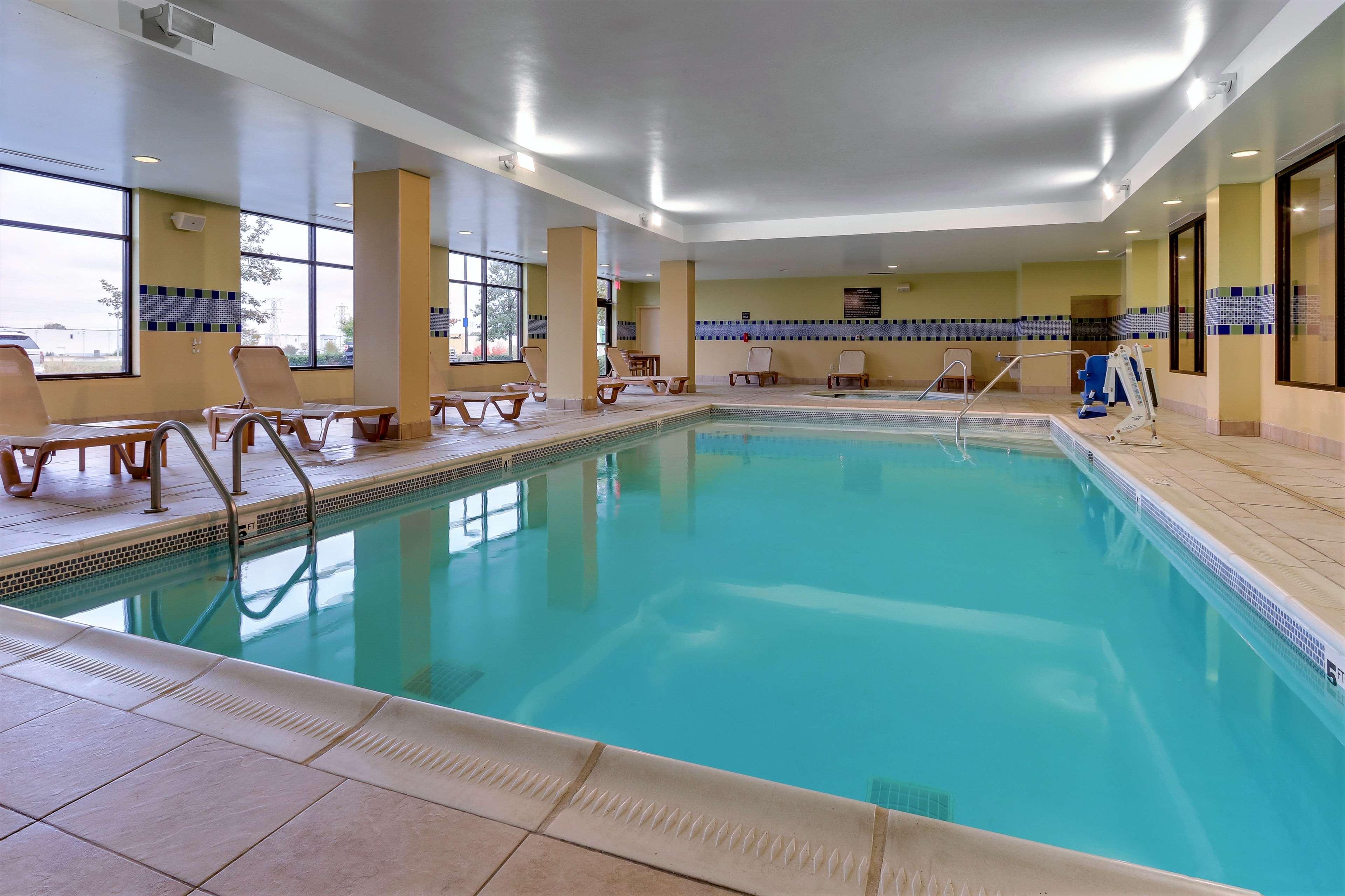 Hampton Inn & Suites Indianapolis-Airport Exterior foto