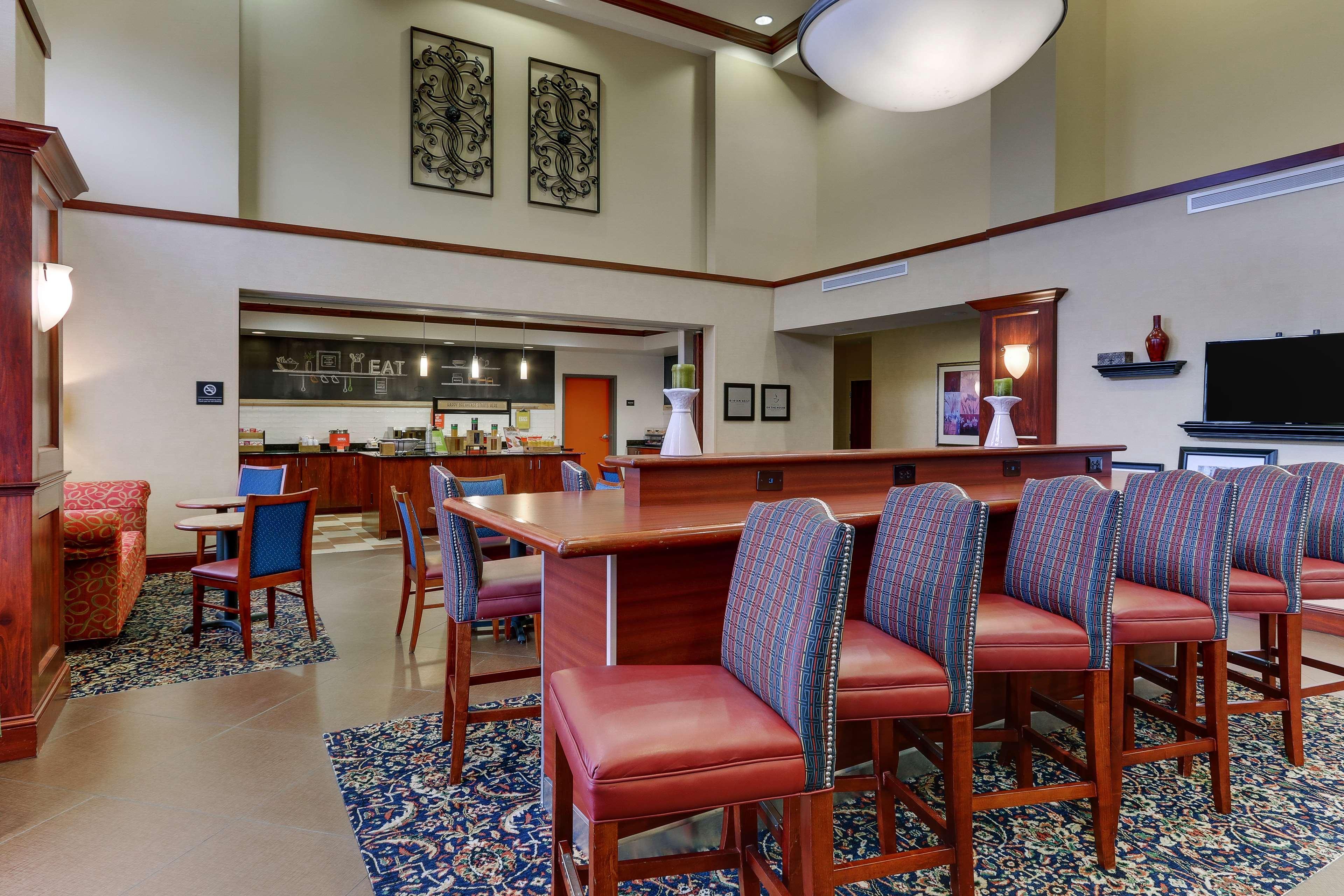 Hampton Inn & Suites Indianapolis-Airport Exterior foto