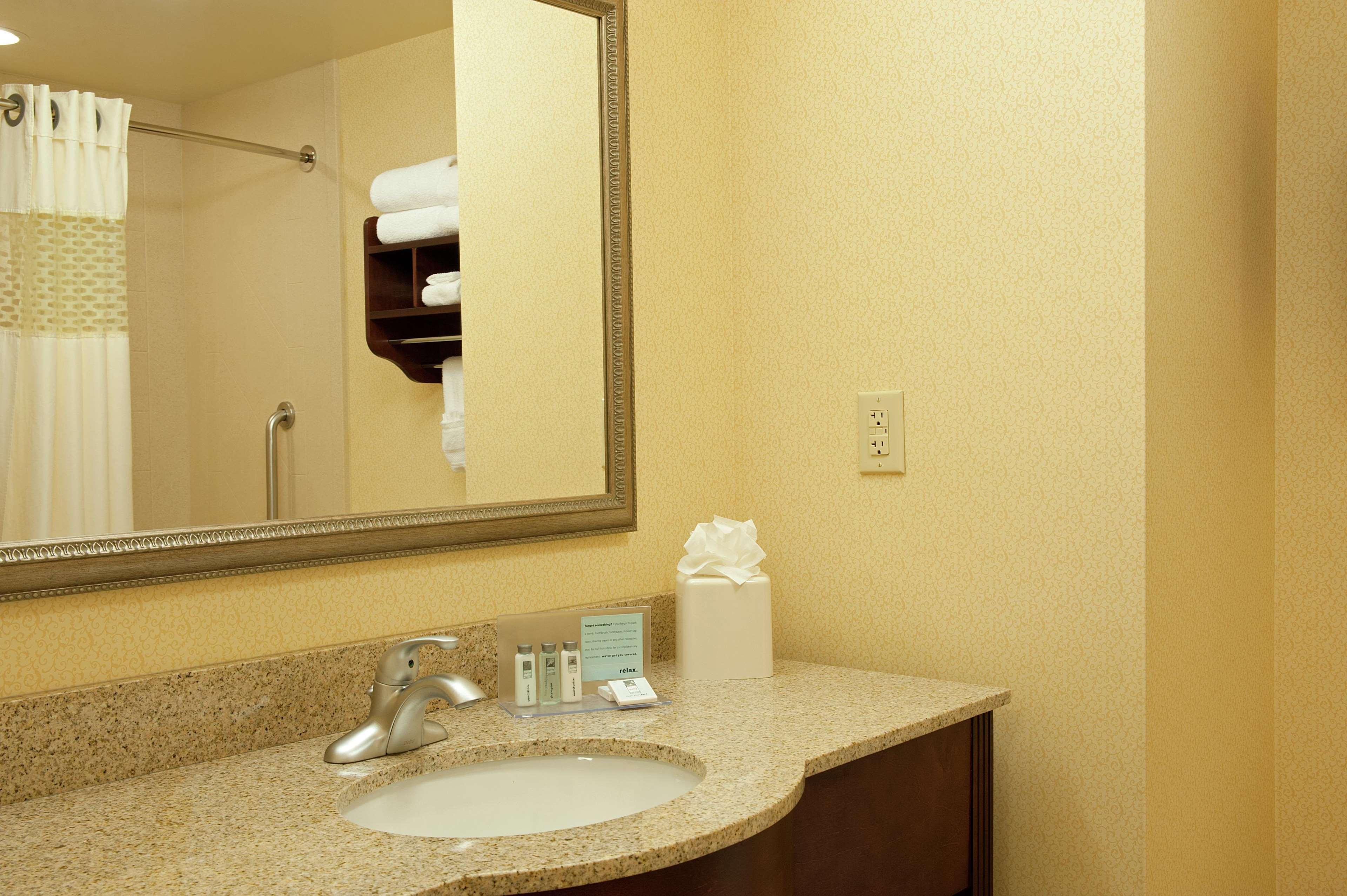 Hampton Inn & Suites Indianapolis-Airport Exterior foto