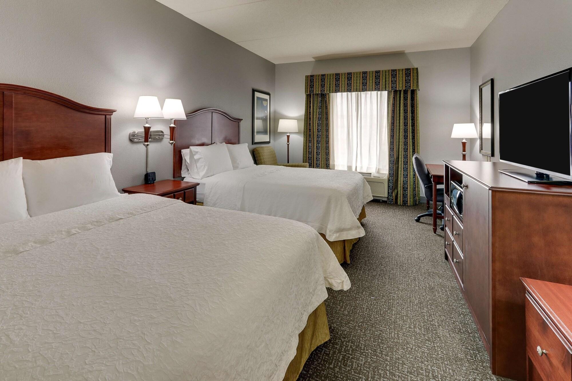 Hampton Inn & Suites Indianapolis-Airport Exterior foto